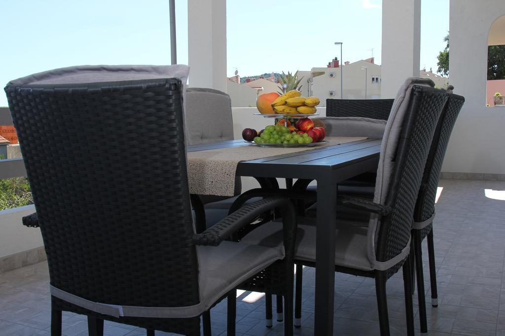 Apartment Lara Kaštel Novi Extérieur photo